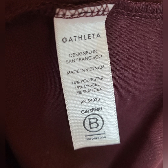 Athleta Essence Flow Long Sleeve Shirt in Antique Burgundy XS-S - Picture 8 of 14
